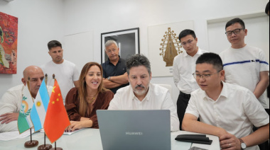 Merlo firmó un acuerdo con una empresa china para instalar un centro logístico