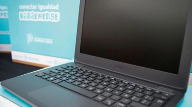 Entregaron netbooks de Conectar Igualdad Bonaerense a estudiantes de Azul