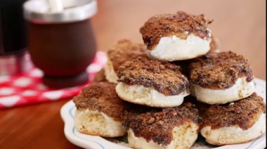 Junio con sabor bonaerense: llegan las fiestas de la torta negra, el pastelito y la miel