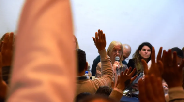 Docentes y estatales aceptaron un aumento salarial del 7% en dos tramos
