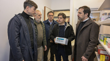 Morón: Kicillof inauguró un CAPS y reordenó la pelea del peronismo local