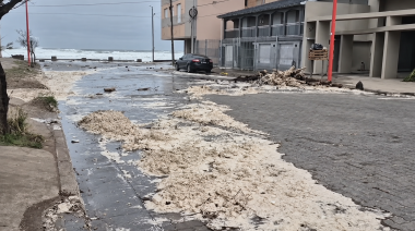 El temporal hizo avanzar el mar sobre Monte Hermoso y Pehuen Co y dejó daños