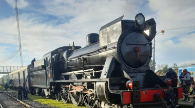 Una locomotora a vapor vuelve a encender la ilusión de llegar a Mar del Plata