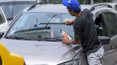 Necochea aprobó una ordenanza que prohíbe cuidacoches y limpiavidrios en la calle