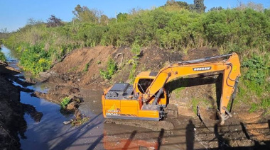 Topadoras en el Arroyo Soto: vecinos de Ituzaingó acusan al Municipio de dañar un humedal