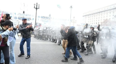 Incidentes en la Marcha Federal Universitaria: piedras y gases lacrimógenos