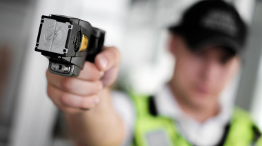 Avanza el proyecto de ley para habilitar las pistolas Taser en la Policía Bonaerense