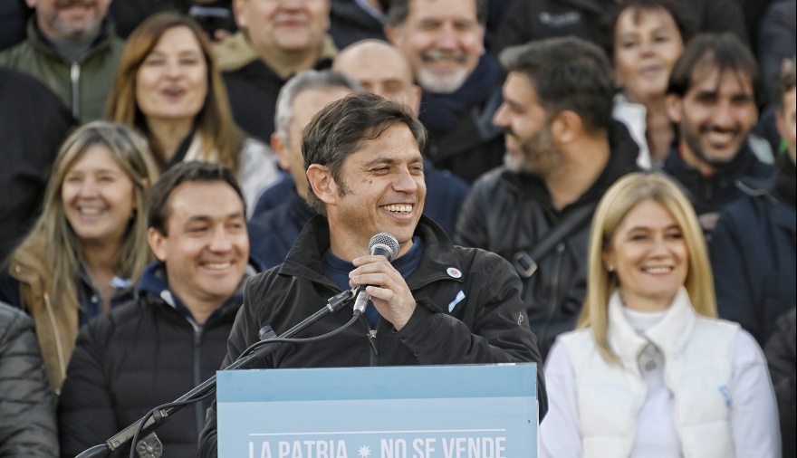 Kicillof encabezó un multitudinario acto peronista en Florencio Varela