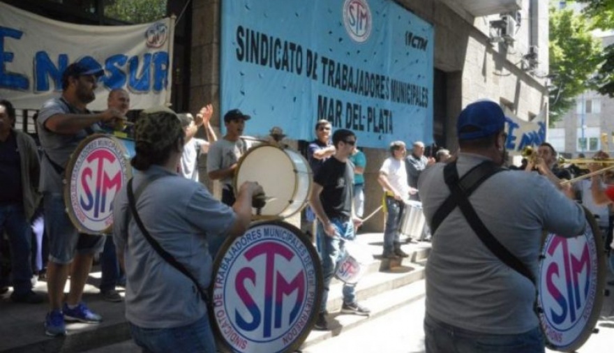 Mar del Plata: Municipales hacen retención de tareas y “ruidazo” por reclamo salarial