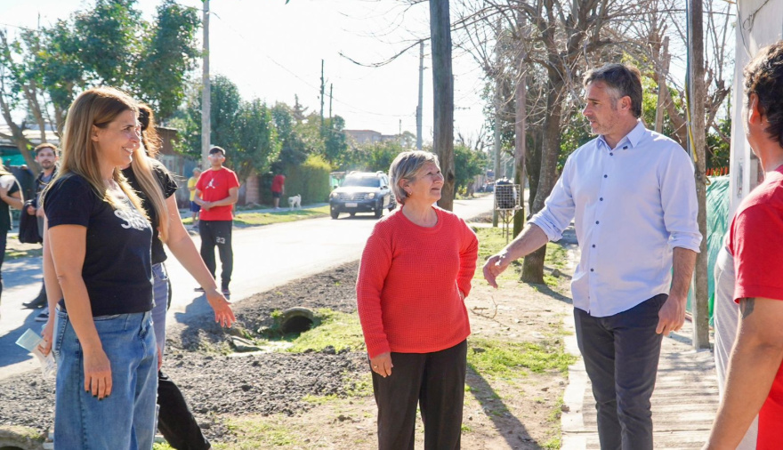 Continúan las obras de asfalto en Presidente Derqui