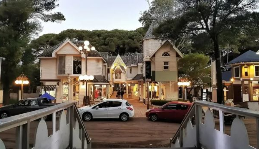 Polémica: vecinos de Cariló quieren levantar un alambrado para separarse de Villa Gesell