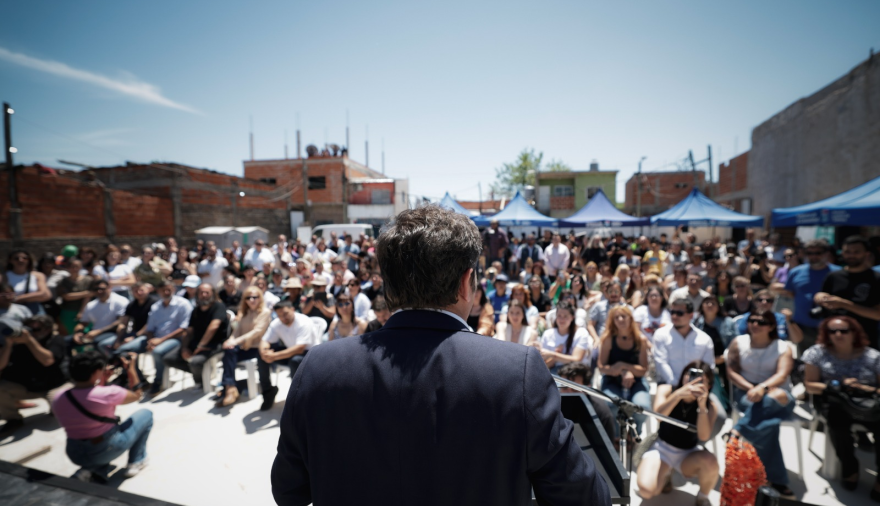 Kicillof apuntó contra Milei por el freno a 80 escuelas en la Provincia