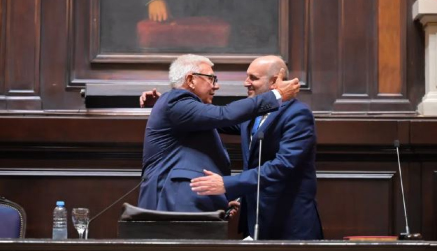 Negocian hasta último minuto el endeudamiento que pide Axel Kicillof: el juego de la UCR y el PRO, clave