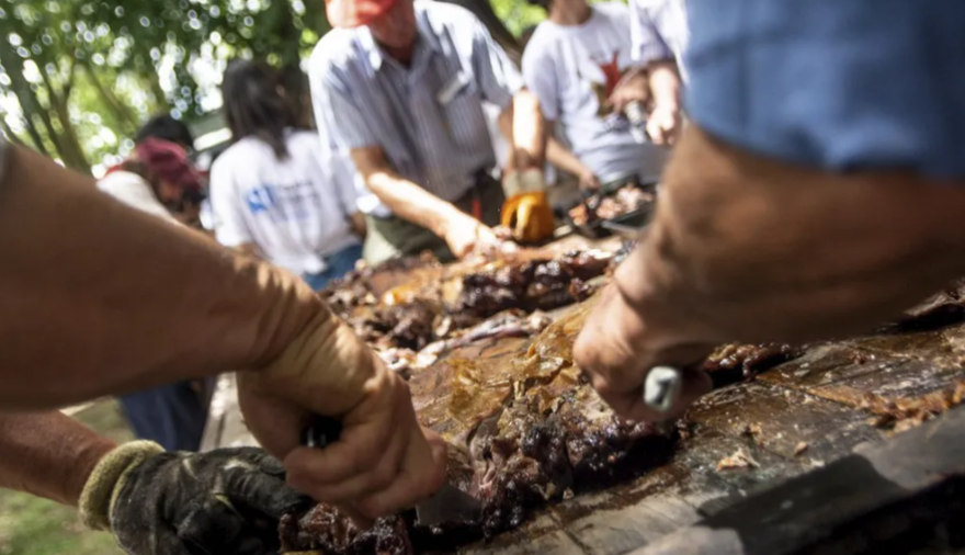 Fin de semana XL: tradición gaucha, cerveza, queso, cordero y una omelette gigante en la Provincia