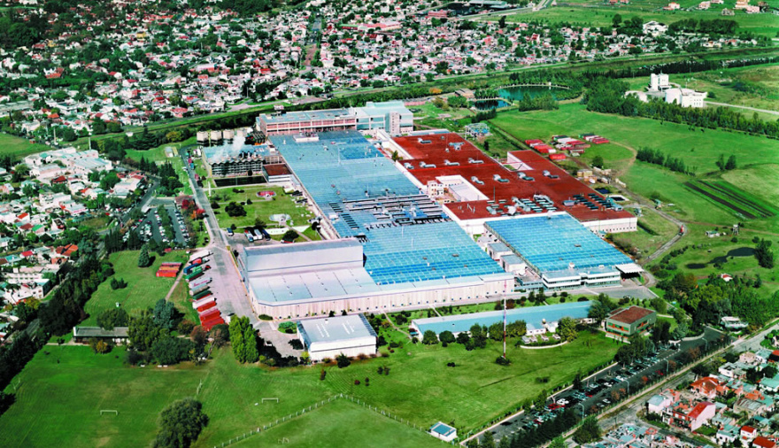 Provincia y Nación dictan la conciliación obligatoria en Fate: casi mil despidos en suspenso