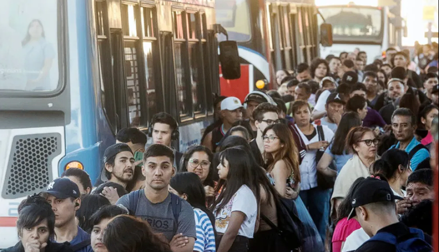 Las empresas de transporte advierten que se podrían suspender los servicios en AMBA