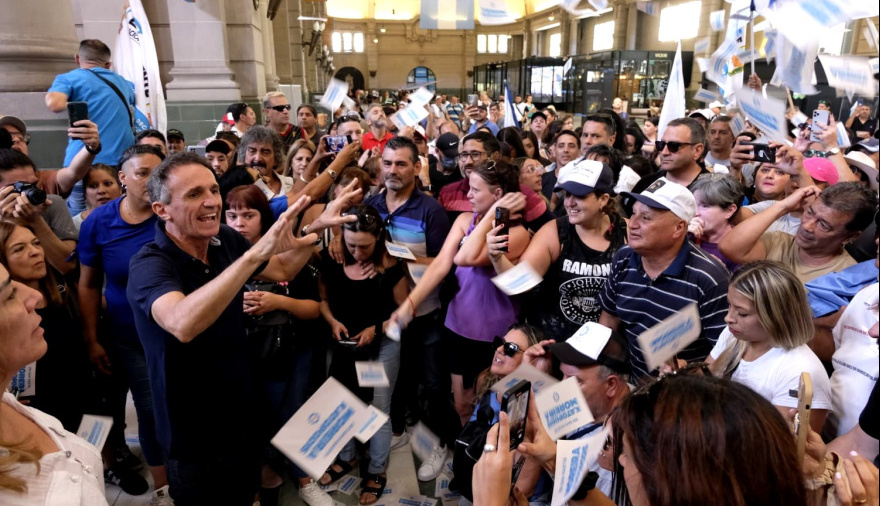 Katopodis y los intendentes van a Economía con un reclamo que puede tensar todo