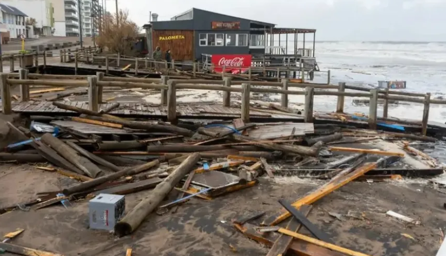 Monte Hermoso busca reconstruir su paseo costero tras el fuerte temporal