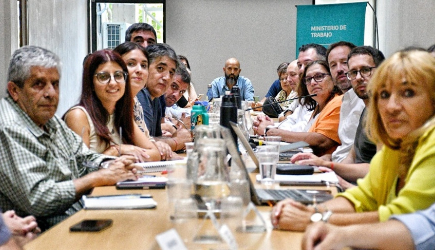 Provincia convocó a estatales tras la inflación de abril