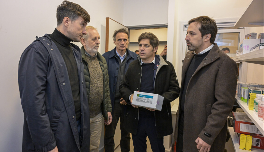 Morón: Kicillof inauguró un CAPS y reordenó la pelea del peronismo local