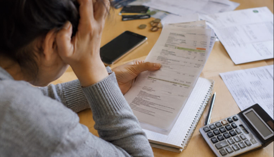 El 57% de los bonaerenses que tomó deuda con una financiera está en mora
