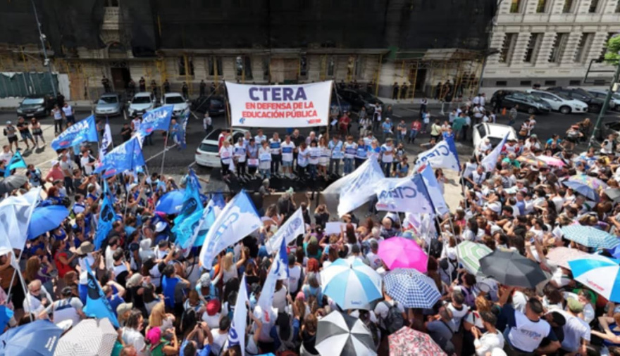 Docentes, estatales y universitarios paran hoy en la Provincia y marchan al Congreso