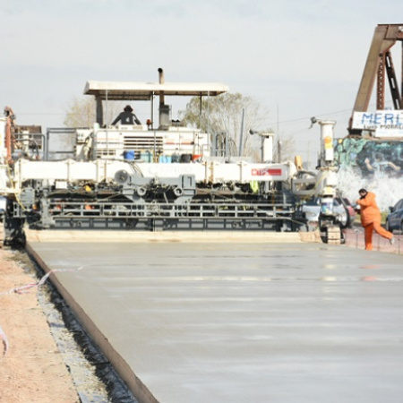 Katopodis recorrió las obras de la Ruta 40 en Merlo