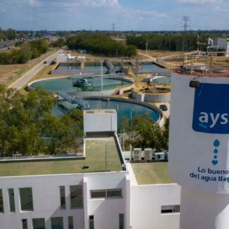 AySA rumbo a la privatización: qué pasará con el servicio de agua en el conurbano bonaerense
