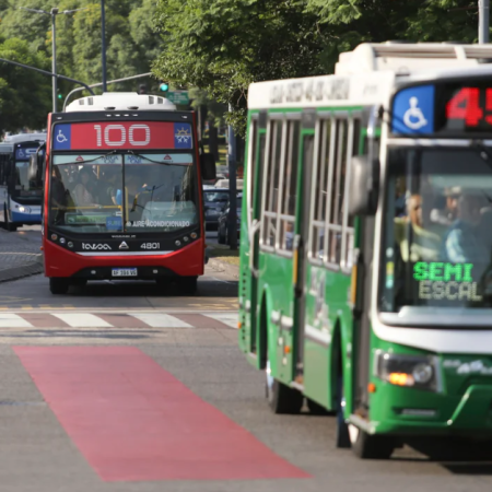Desde 2027, los colectivos en CABA deberán ser eléctricos o a GNC