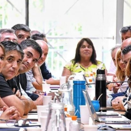 Sin propuesta firme, retomaron las negociaciones los estatales y docentes