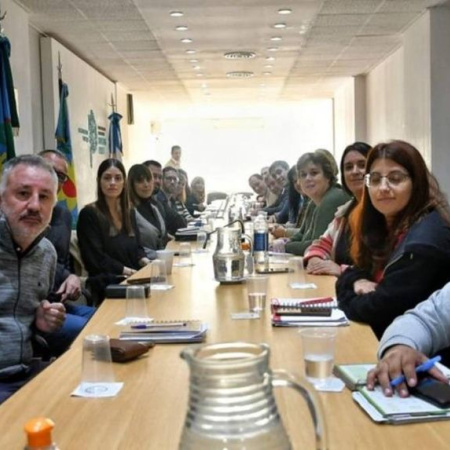 Paritarias: Cuarto intermedio tras una oferta "insuficiente" para estatales y docentes
