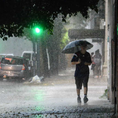 Santa Rosa no falla: alertan por lluvias y tormentas para el fin de semana