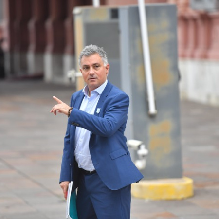 Un señalado en la mira: las acusaciones que profundizan la crisis libertaria en Buenos Aires