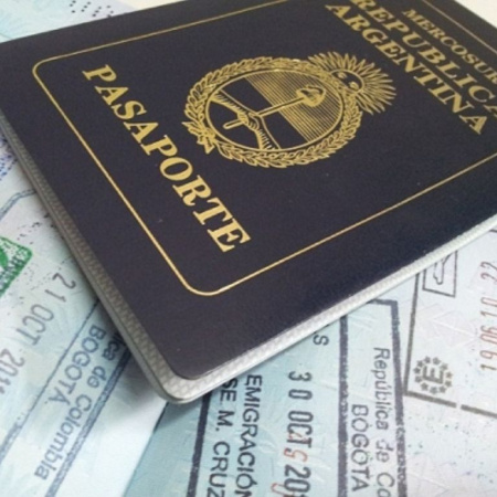 Pasaportes defectuosos: cómo consultar por WhatsApp y dónde están los centros de atención