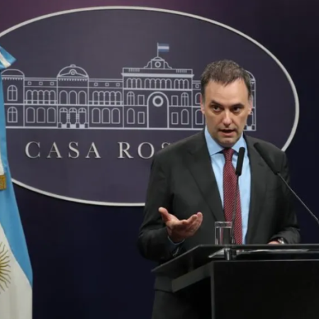 Adorni reconoció errores pero ratificó el rumbo del Gobierno