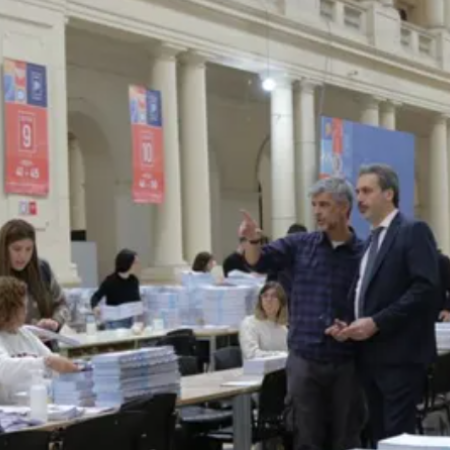 Santilli encabezaría la lista y el Gobierno pide reimprimir boletas en Provincia