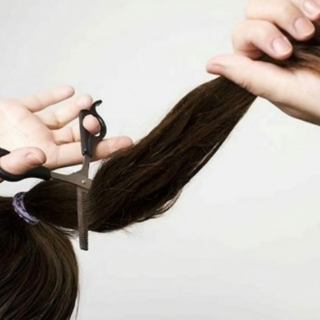 En Monte Grande crece la venta de cabello por la crisis: cuánto pagan y qué buscan