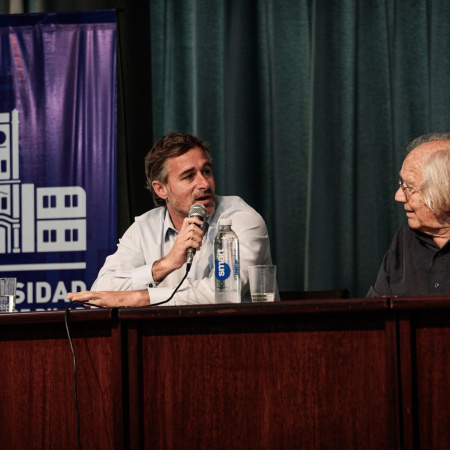 Achával participó junto a Pérez Esquivel de un encuentro con estudiantes de la Universidad Nacional de Pilar