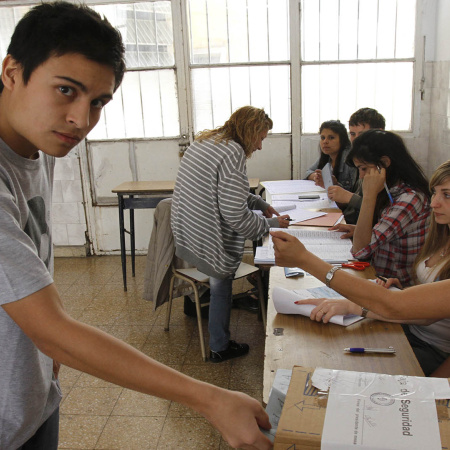 El voto joven suma fuerza: 435 mil bonaerenses de 16 y 17 años están habilitados para votar