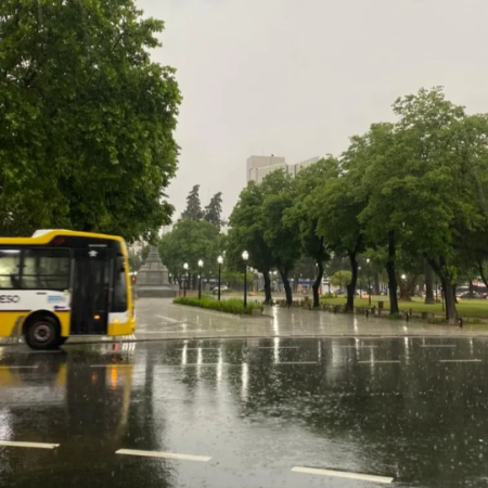 El mal tiempo cubre al noreste bonaerense con fuertes tormentas
