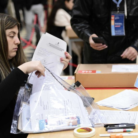 Fiscales bajo la lupa: la Junta Electoral bonaerense regula su presencia en las elecciones 2025
