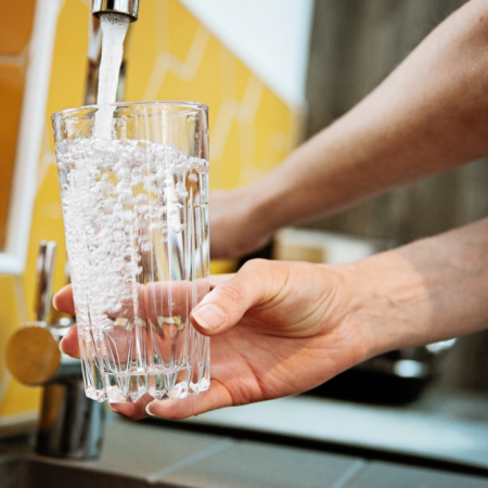 Arsénico en el agua: los municipios bonaerenses más afectados y qué recomienda la OMS