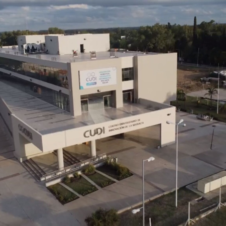 La Matanza habilitó la inscripción para estudiar biotecnología, videojuegos y más en el Centro de Innovación