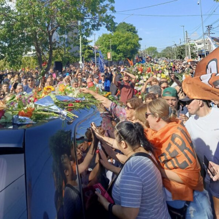 Una caravana acompañó a Juan José Mussi hasta el cementerio municipal de Berazategui