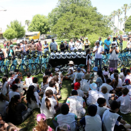 Marinucci entregó PLM, cascos, bicicletas y reforzó la seguridad vial