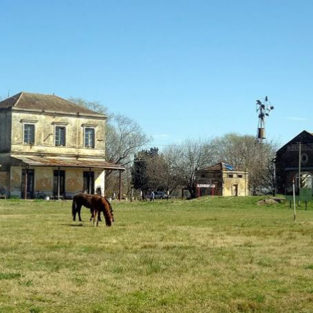 Azcuénaga, el nostálgico Pueblo Turístico de San Andrés de Giles