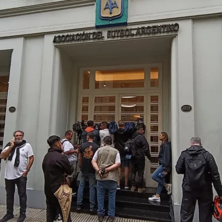 Allanan 15 clubes bonaerenses por la causa Sur Finanzas y su vínculo con la AFA