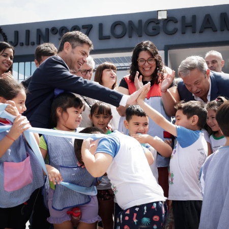 Kicillof: “En la Provincia, ningún pibe puede quedarse sin escuela”