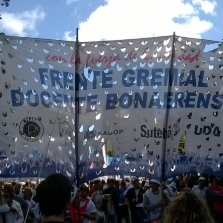Docentes bonaerenses se suman a la marcha de la CGT contra la reforma laboral