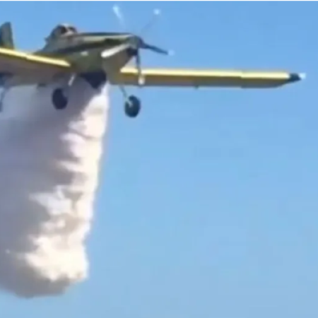 Villa Gesell: un incendio forestal en Mar Azul movilizó bomberos y un avión hidrante